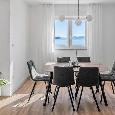 Apartments Bakota Оміш Екстер'єр фото