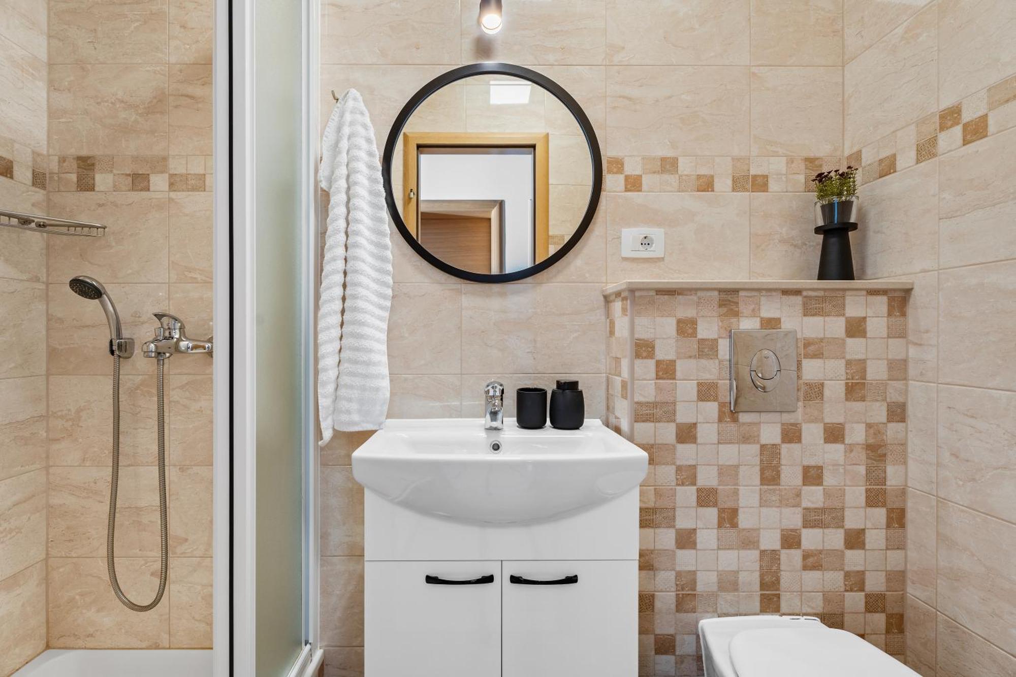 Apartments Bakota Оміш Екстер'єр фото