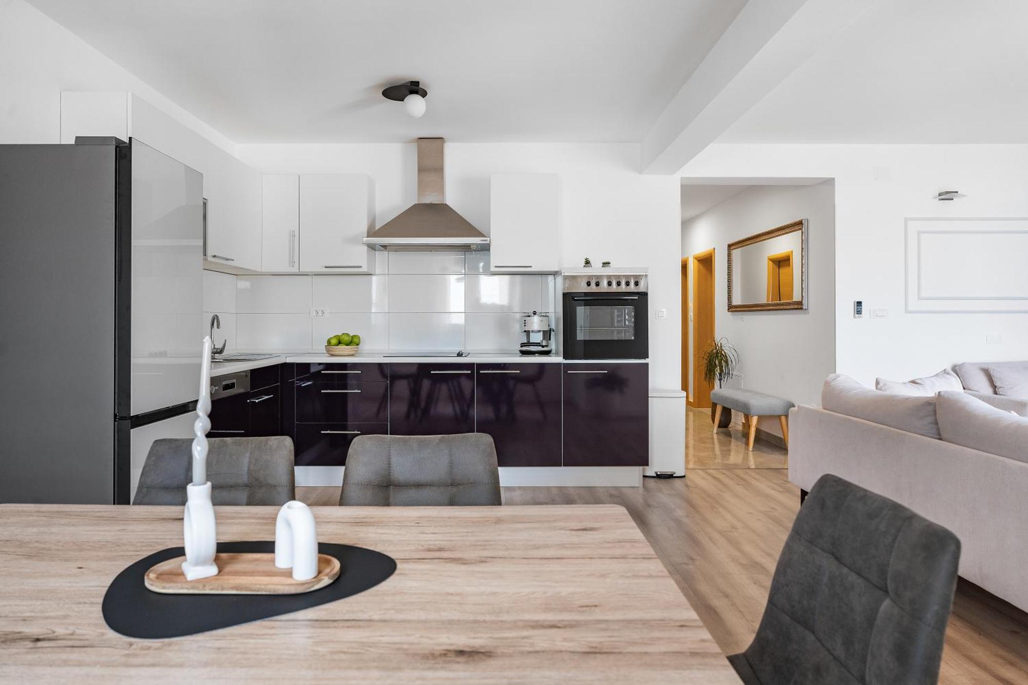 Apartments Bakota Оміш Екстер'єр фото