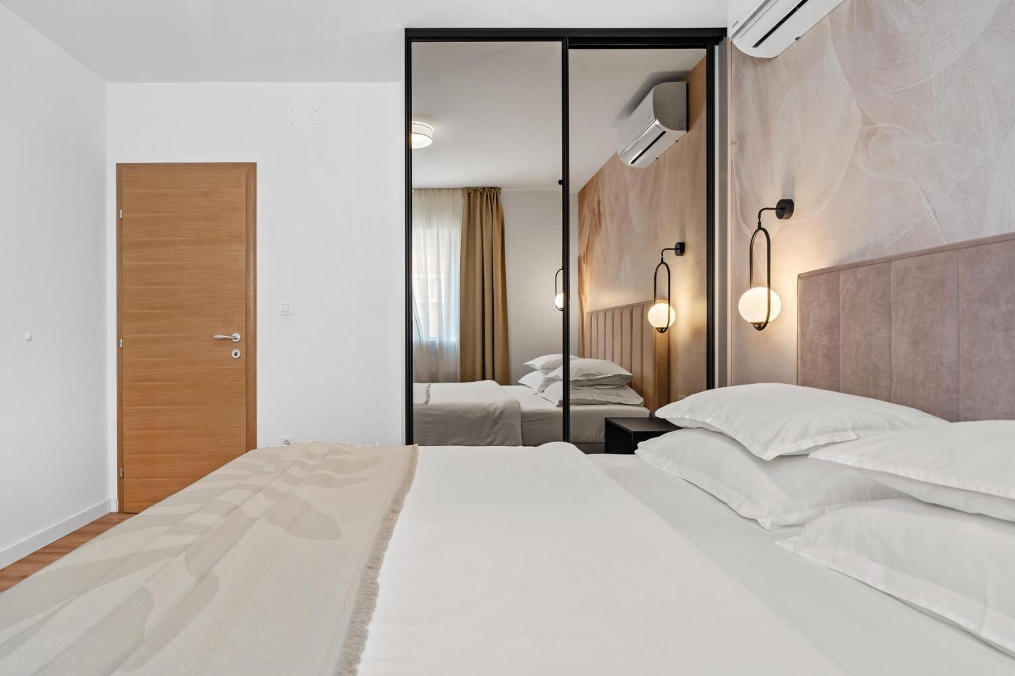 Apartments Bakota Оміш Екстер'єр фото