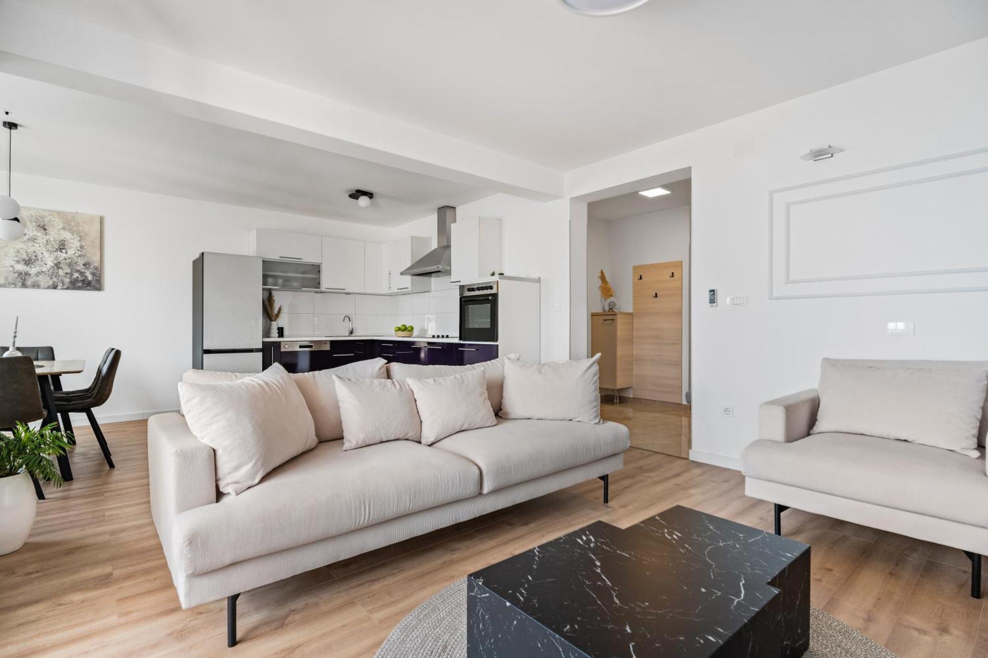 Apartments Bakota Оміш Екстер'єр фото