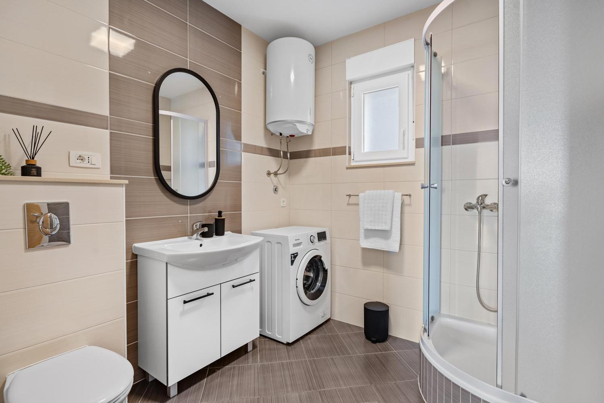 Apartments Bakota Оміш Екстер'єр фото