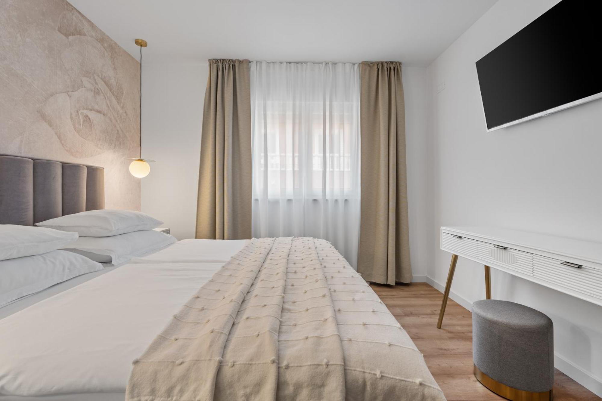 Apartments Bakota Оміш Екстер'єр фото