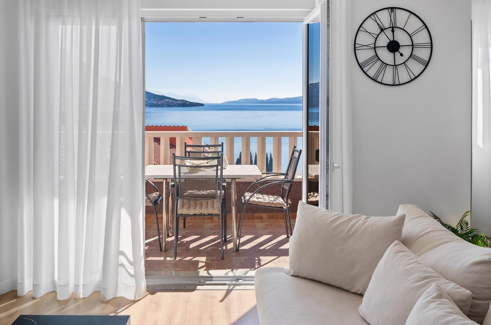 Apartments Bakota Оміш Екстер'єр фото