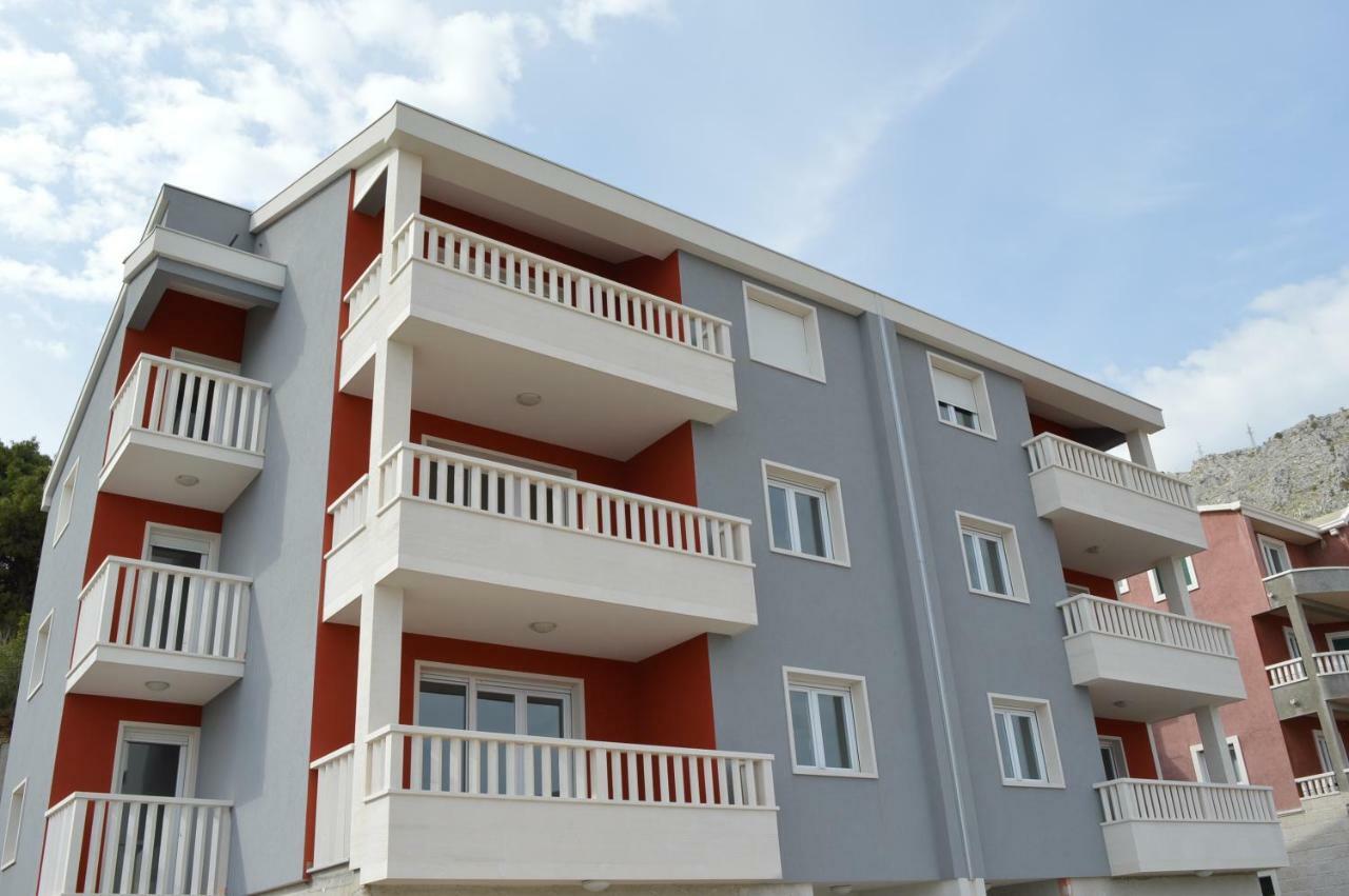 Apartments Bakota Оміш Екстер'єр фото